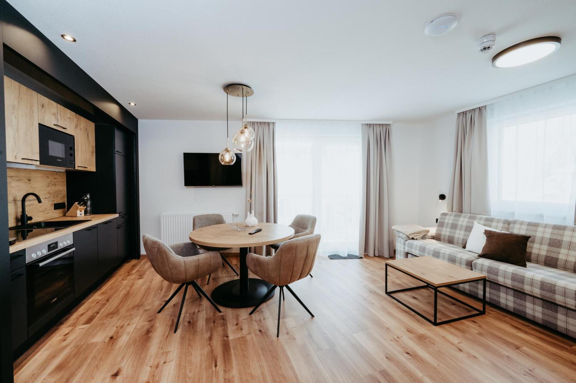 Hotel Brueckenwirt Superior Алтенмаркт им Понгау Екстериор снимка