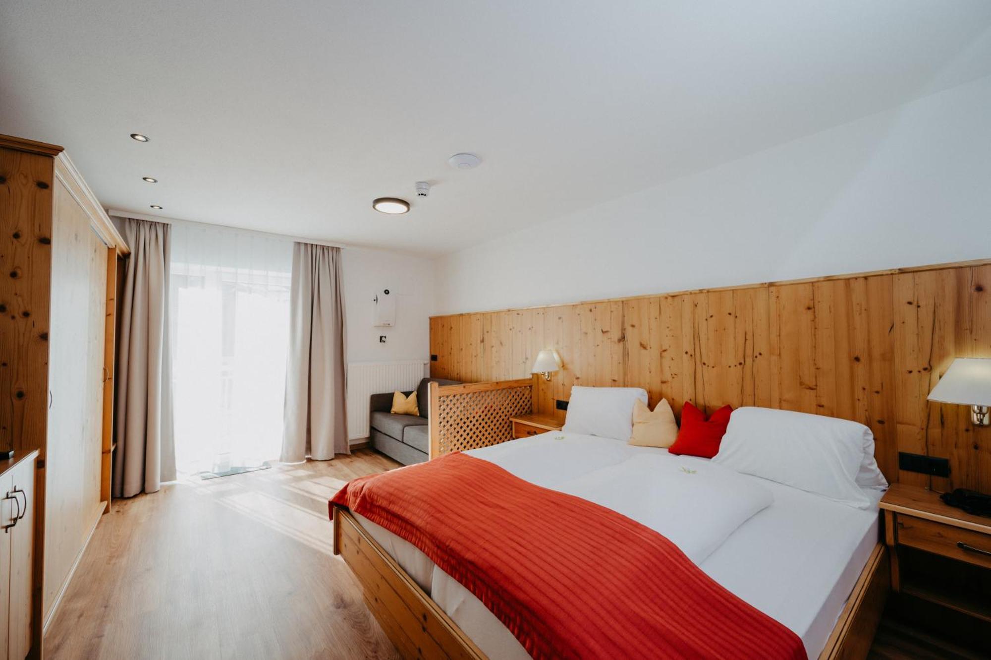 Hotel Brueckenwirt Superior Алтенмаркт им Понгау Екстериор снимка