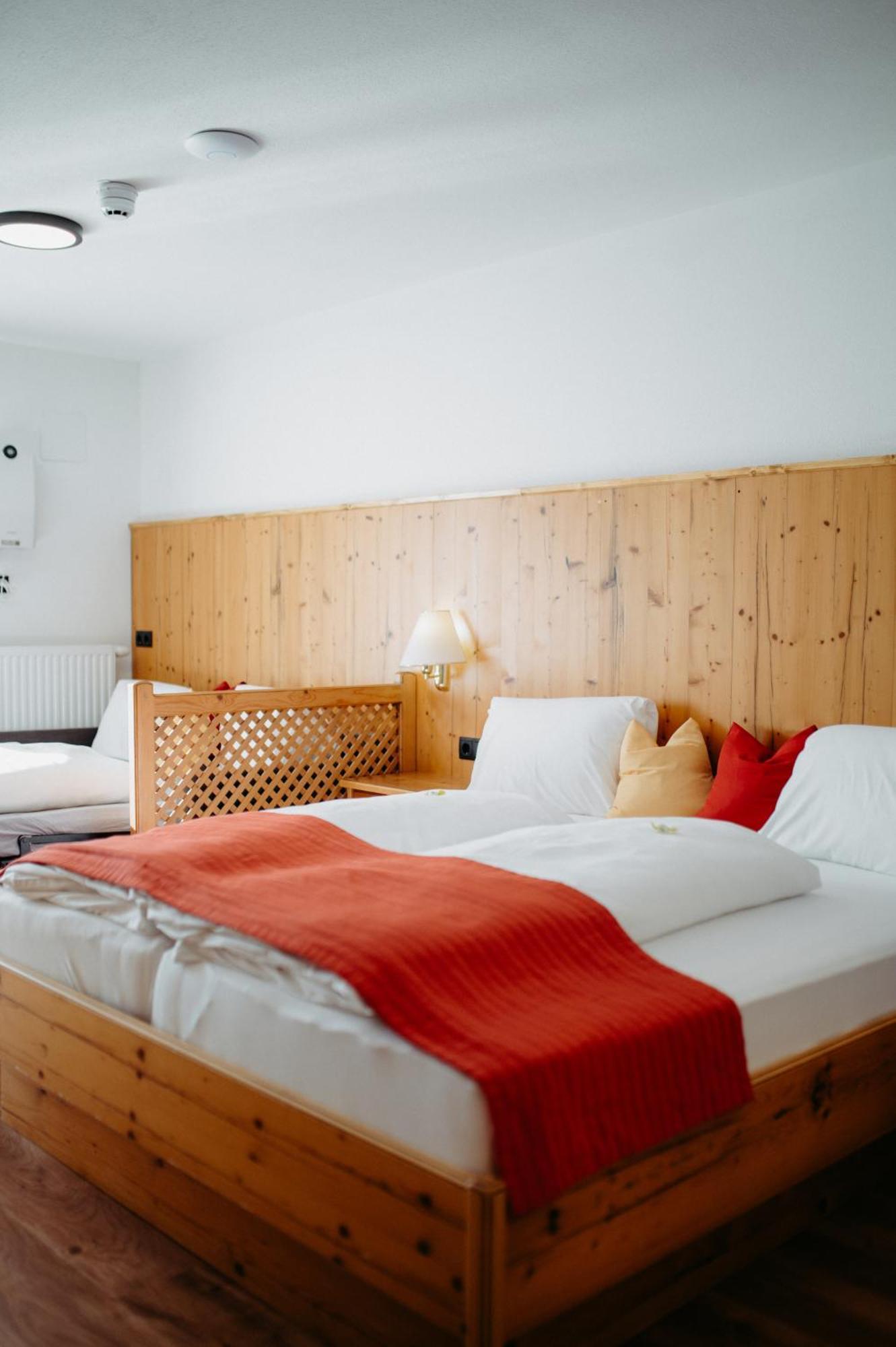 Hotel Brueckenwirt Superior Алтенмаркт им Понгау Екстериор снимка